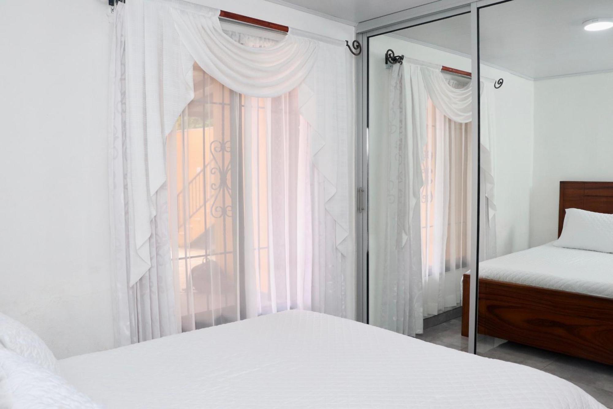 Airport Sjo Residence - Edward & Familia Inn Río Segundo 外观 照片