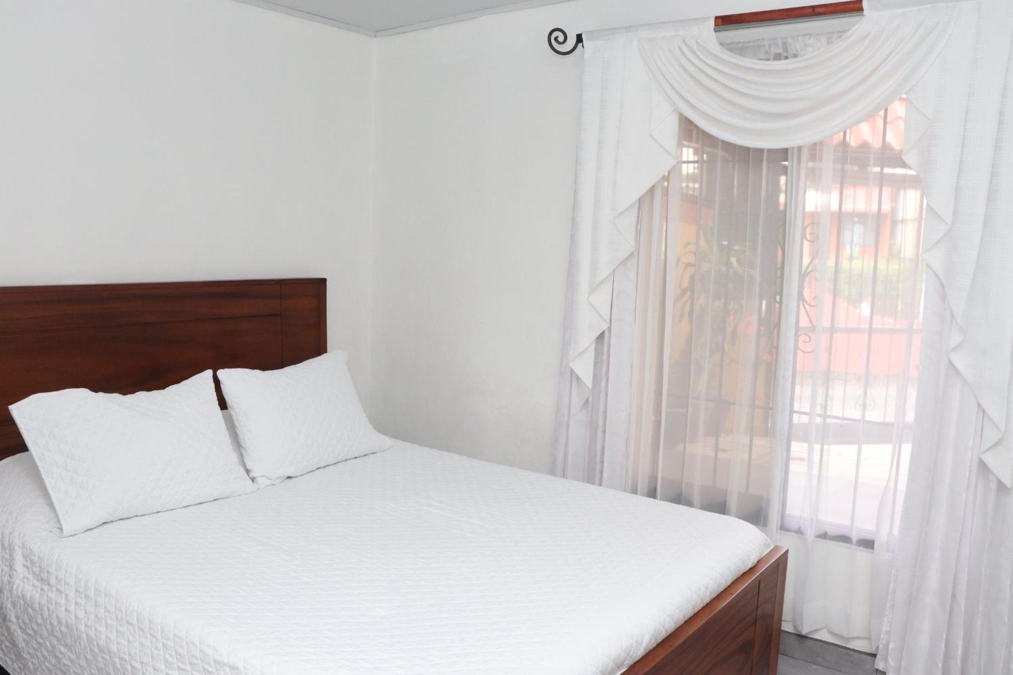 Airport Sjo Residence - Edward & Familia Inn Río Segundo 外观 照片