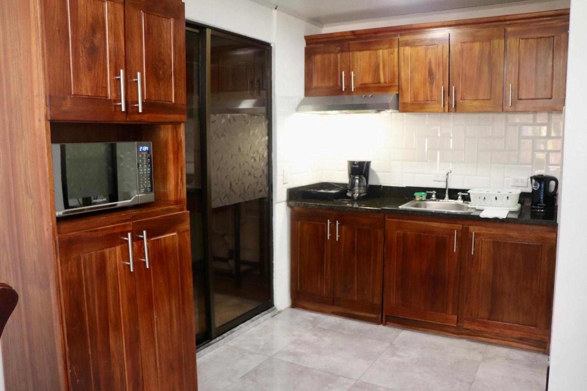 Airport Sjo Residence - Edward & Familia Inn Río Segundo 外观 照片