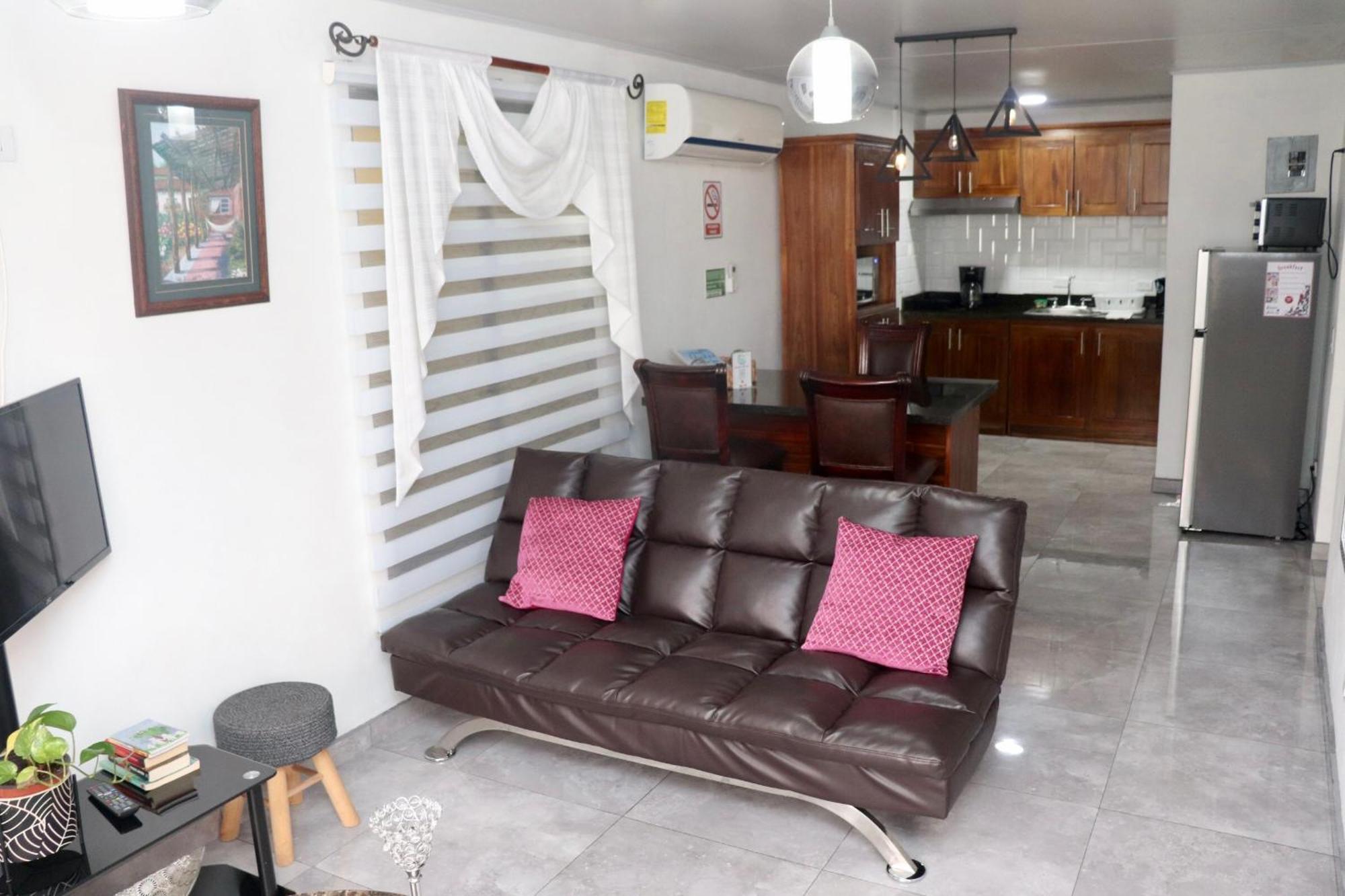 Airport Sjo Residence - Edward & Familia Inn Río Segundo 外观 照片